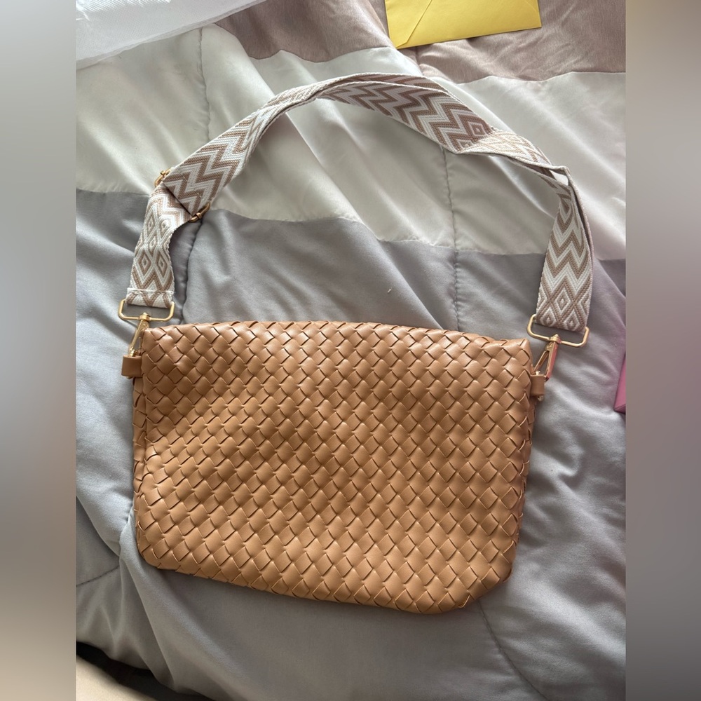 Stylish Tan Woven Shoulder Bag